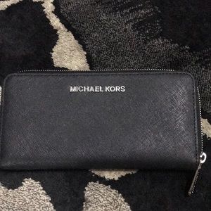 Michael kors wallet